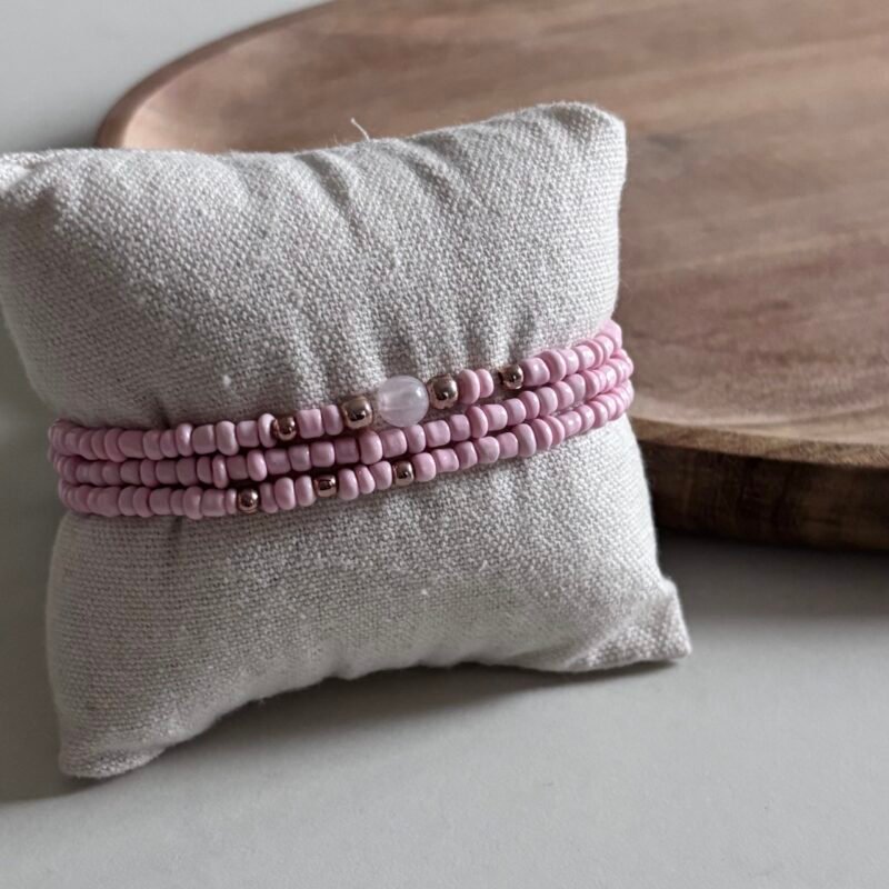 armbanden zacht roze